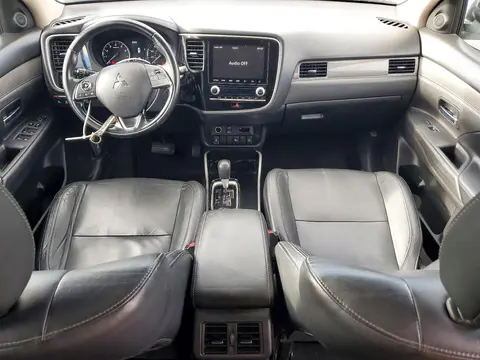 2020 Mitsubishi Outlander VIN JA4AZ3A38LZ031723 фото 8