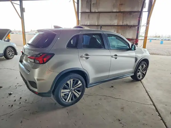 JA4APVAU4MU015222 — 2021 Mitsubishi Outlander, фото 3 с аукциона Copart 05.10.2026, Естественный износ