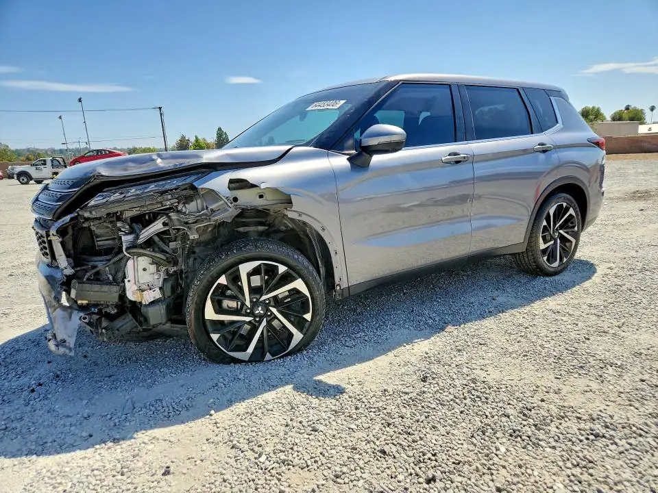 JA4J3UA89NZ050481 Mitsubishi Outlander 2022 — повреждение Передняя часть, фото до ремонта