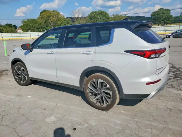 JA4J4UA8XNZ064886 — 2022 Mitsubishi Outlander, фото 2 с аукциона Copart 15.10.2026, Естественный износ