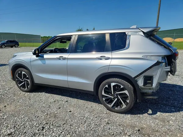 JA4J3UA86NZ043939 — 2022 Mitsubishi Outlander, фото 2 с аукциона Copart, Задняя часть