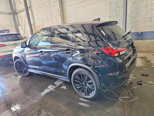 JA4ARUAU1NU015426 — 2022 Mitsubishi Outlander, фото 2 с аукциона Copart, Задняя часть