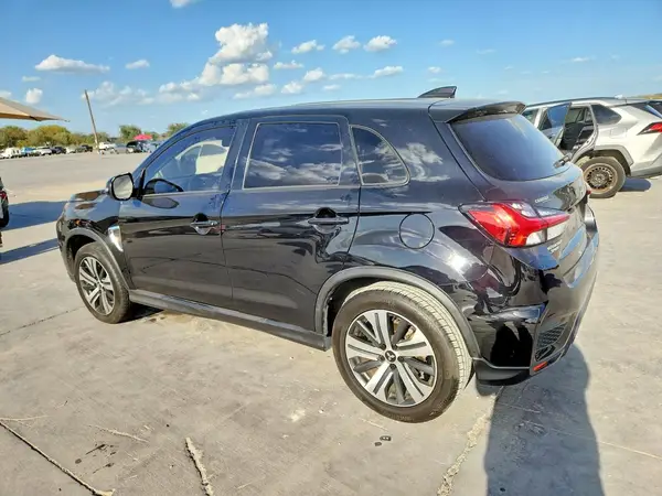 JA4APVAU7NU004040 — 2022 Mitsubishi Outlander, фото 2 с аукциона Copart, Боковая часть