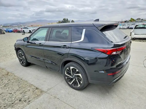 JA4J3TA89NZ040477 — 2022 Mitsubishi Outlander, фото 2 с аукциона Copart, Передняя часть