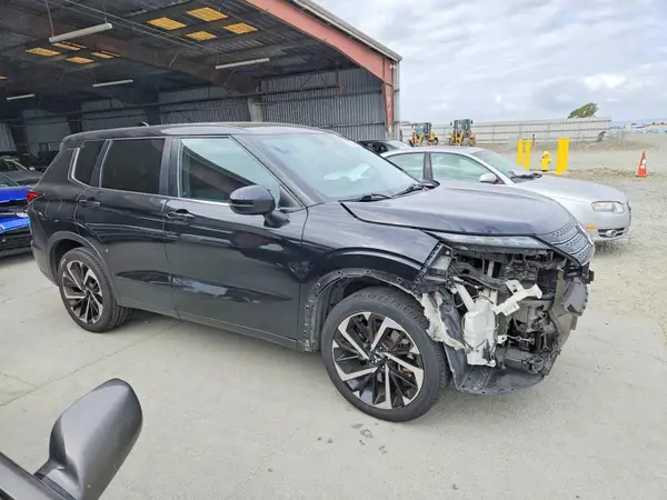 JA4J3TA89NZ040477 — 2022 Mitsubishi Outlander, фото 4 с аукциона Copart, Передняя часть