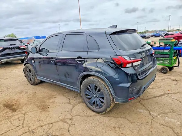 JA4APUAU9NU015549 — 2022 Mitsubishi Outlander, фото 2 с аукциона Copart, Боковая часть