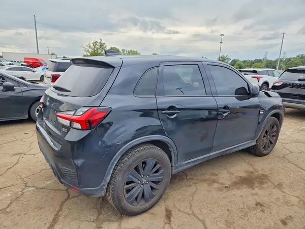 JA4APUAU9NU015549 — 2022 Mitsubishi Outlander, фото 3 с аукциона Copart, Боковая часть