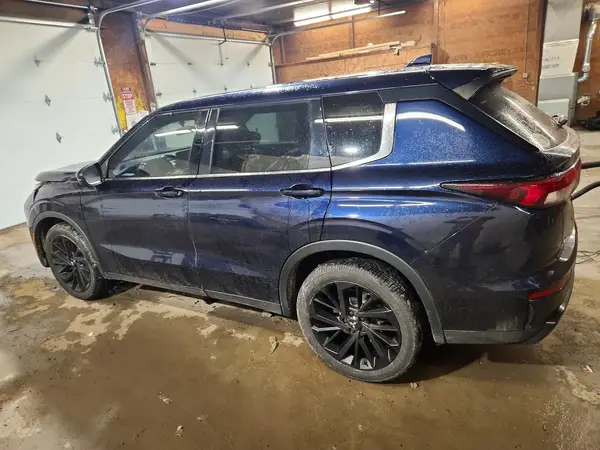 JA4J4UA88NZ066412 — 2022 Mitsubishi Outlander, фото 2 с аукциона Copart, Передняя часть