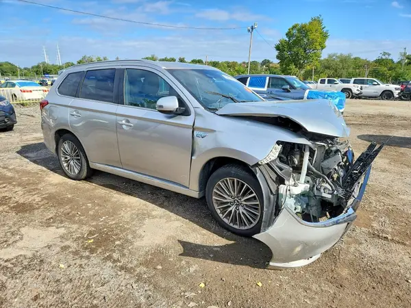 JA4J2VA72NZ064125 — 2022 Mitsubishi Outlander, фото 4 с аукциона Copart, Передняя часть