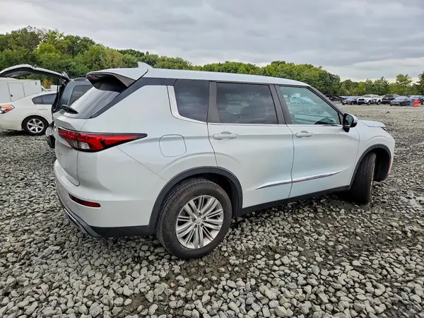 JA4J4TA83NZ048345 — 2022 Mitsubishi Outlander, фото 3 с аукциона Copart, Боковая часть