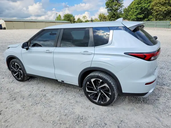 JA4J3UA85NZ010849 — 2022 Mitsubishi Outlander, фото 2 с аукциона Copart, Механические повреждения