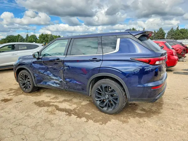 JA4J4UA88NZ092217 — 2022 Mitsubishi Outlander, фото 2 с аукциона Copart, Боковая часть
