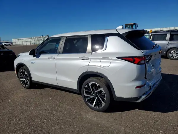 JA4T5UA9XPZ055056 — 2023 Mitsubishi Outlander, фото 2 с аукциона Copart, Задняя часть