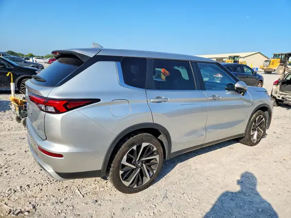 JA4J3UA88PZ046537 — 2023 Mitsubishi Outlander, фото 3 с аукциона Copart 13.10.2026, Боковая часть