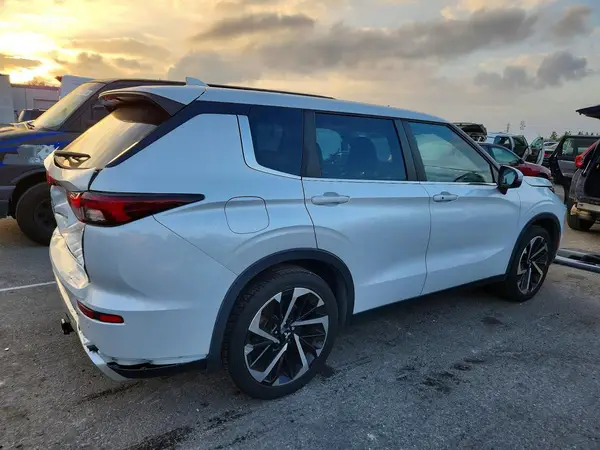 2023 MITSUBISHI OUTLANDER VIN JA4J3UA89PZ012056 фото 3