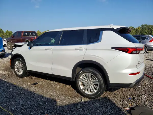 JA4J3TA83PZ014895 — 2023 Mitsubishi Outlander, фото 2 с аукциона Copart, Передняя часть
