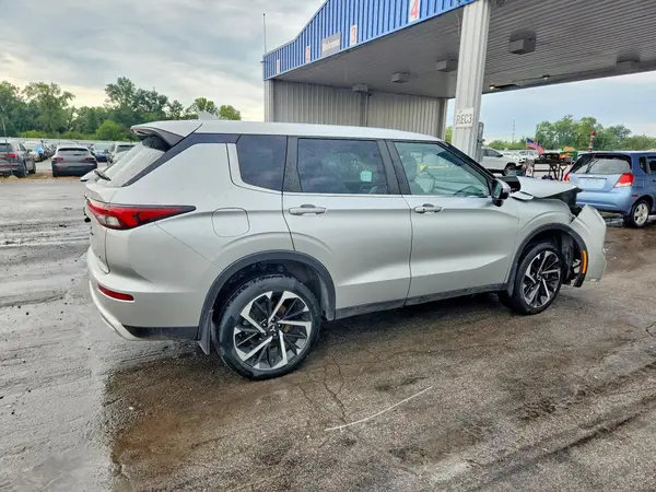 JA4J4UA83PZ046748 — 2023 Mitsubishi Outlander, фото 3 с аукциона Copart, Передняя часть
