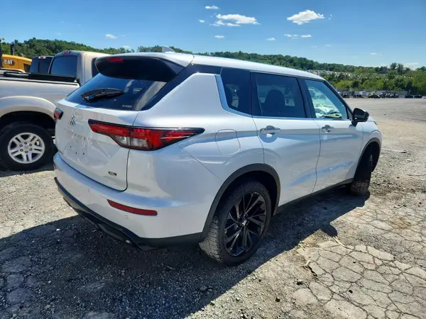 JA4J4VA85PZ041685 — 2023 Mitsubishi Outlander, фото 3 с аукциона Copart, Передняя часть