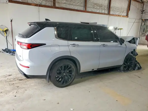 JA4J4VA8XPZ039771 — 2023 Mitsubishi Outlander, фото 3 с аукциона Copart, Передняя часть