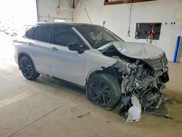 JA4J4VA8XPZ039771 — 2023 Mitsubishi Outlander, фото 4 с аукциона Copart, Передняя часть