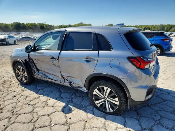 JA4ARUAU0PU012813 — 2023 Mitsubishi Outlander, фото 2 с аукциона Copart, Боковая часть