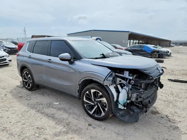 JA4J3VA88RZ041797 — 2024 Mitsubishi Outlander, фото 4 с аукциона Copart, Передняя часть