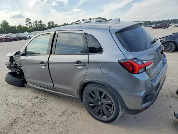 JA4ARUAU7RU000287 — 2024 Mitsubishi Outlander, фото 2 с аукциона Copart, Передняя часть