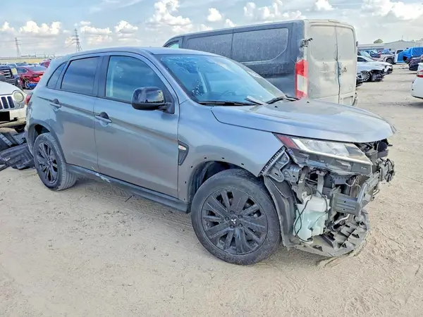 JA4ARUAU7RU000287 — 2024 Mitsubishi Outlander, фото 4 с аукциона Copart, Передняя часть