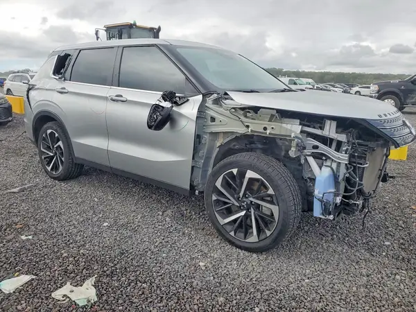 JA4J4VA8XRZ010788 — 2024 Mitsubishi Outlander, фото 4 с аукциона Copart, Передняя часть