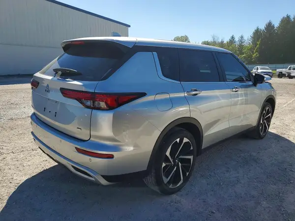 JA4J4VA81RZ046868 — 2024 Mitsubishi Outlander, фото 3 с аукциона Copart, Передняя часть