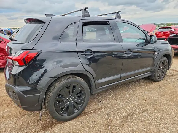 JA4ARUAU0RU005184 — 2024 Mitsubishi Outlander, фото 3 с аукциона Copart, Передняя часть