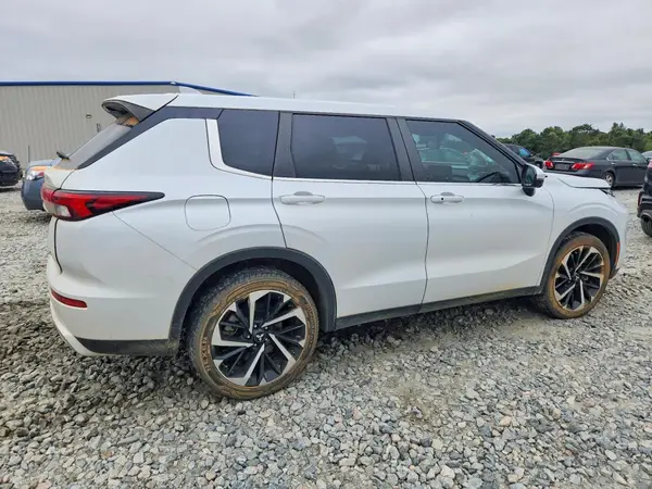 JA4J3VA80RZ017669 — 2024 Mitsubishi Outlander, фото 3 с аукциона Copart, Передняя часть