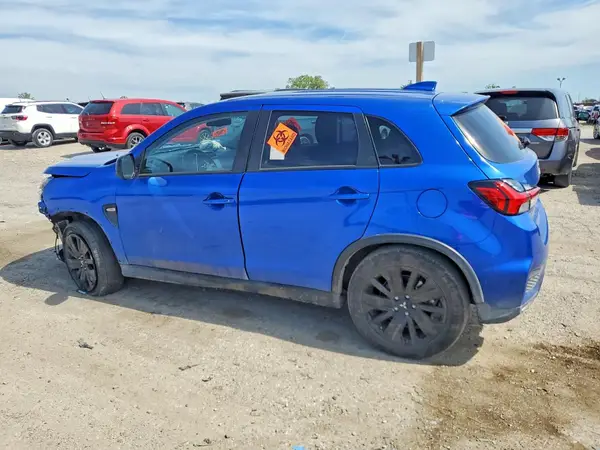 2025 MITSUBISHI OUTLANDER VIN JA4ARUAU1SU009878 фото 2