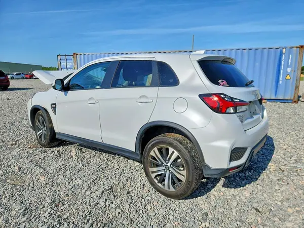 JA4ARUAU1SU013087 — 2025 Mitsubishi Outlander, фото 2 с аукциона Copart, Передняя часть