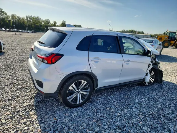 JA4ARUAU1SU013087 — 2025 Mitsubishi Outlander, фото 3 с аукциона Copart, Передняя часть