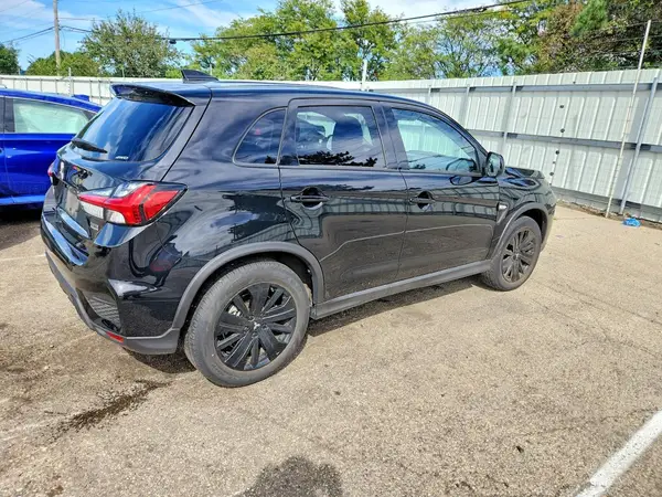 2025 MITSUBISHI OUTLANDER VIN JA4ARUAU1SU001117 фото 3