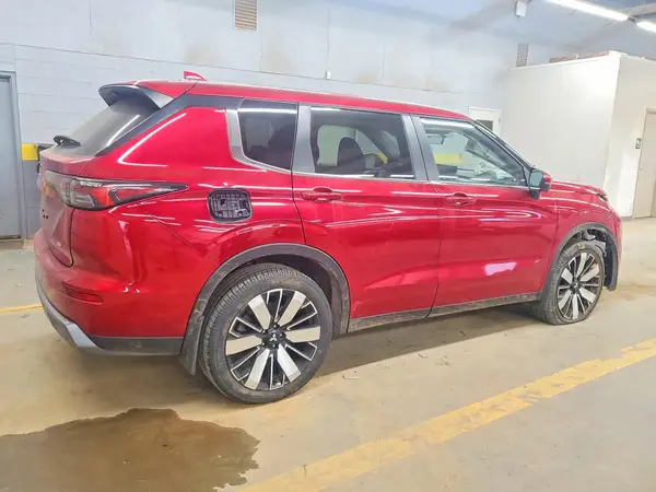 JA4J3VA80SZ024899 — 2025 Mitsubishi Outlander, фото 3 с аукциона Copart 14.10.2026, Передняя часть