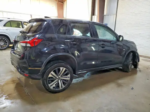 JA4ARUAU5SU005445 — 2025 Mitsubishi Outlander, фото 3 с аукциона Copart, Передняя часть