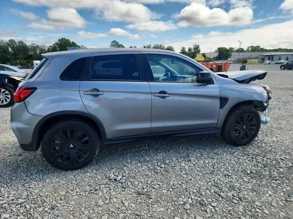 JA4ARUAUXSU013816 — 2025 Mitsubishi Outlander, фото 3 с аукциона Copart, Передняя часть