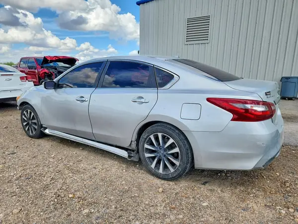 1N4AL3AP2JC208606 — 2018 Nissan Altima 2.5/S/SV/SL/SR, фото 2 с аукциона Copart 07.10.2026, Передняя часть