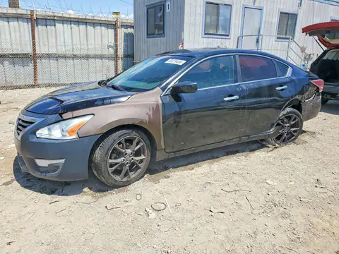 1N4AL3AP8FC122613 — 2015 Nissan Altima, Задняя часть (Rear End), фото до ремонта