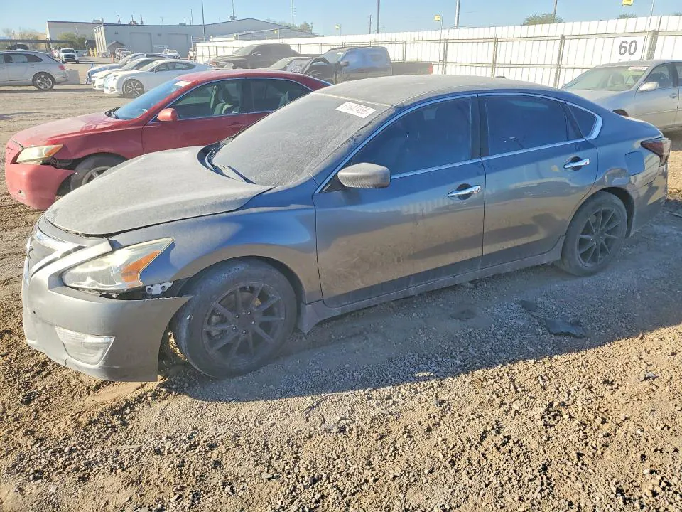 2015 Nissan Altima VIN 1N4AL3AP7FN396759 фото 1