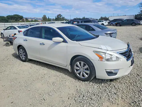 1N4AL3AP5FC269455 — 2015 Nissan Altima, фото 4 с аукциона Copart 13.10.2026, Передняя часть
