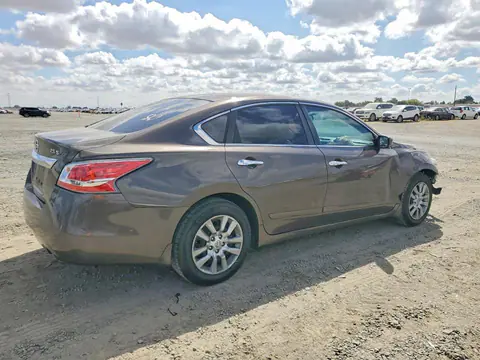 2015 Nissan Altima VIN 1N4AL3AP2FN923381 фото 3