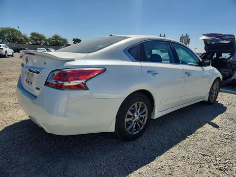 2015 Nissan Altima VIN 1N4AL3AP2FC571138 фото 3