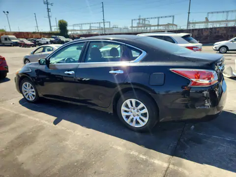 1N4AL3AP5FC234821 — 2015 Nissan Altima, фото 2 с аукциона Copart 30.09.2026, Передняя часть