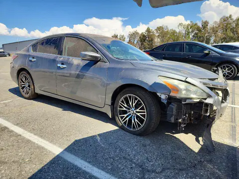 2015 Nissan Altima VIN 1N4AL3AP1FN402782 фото 4