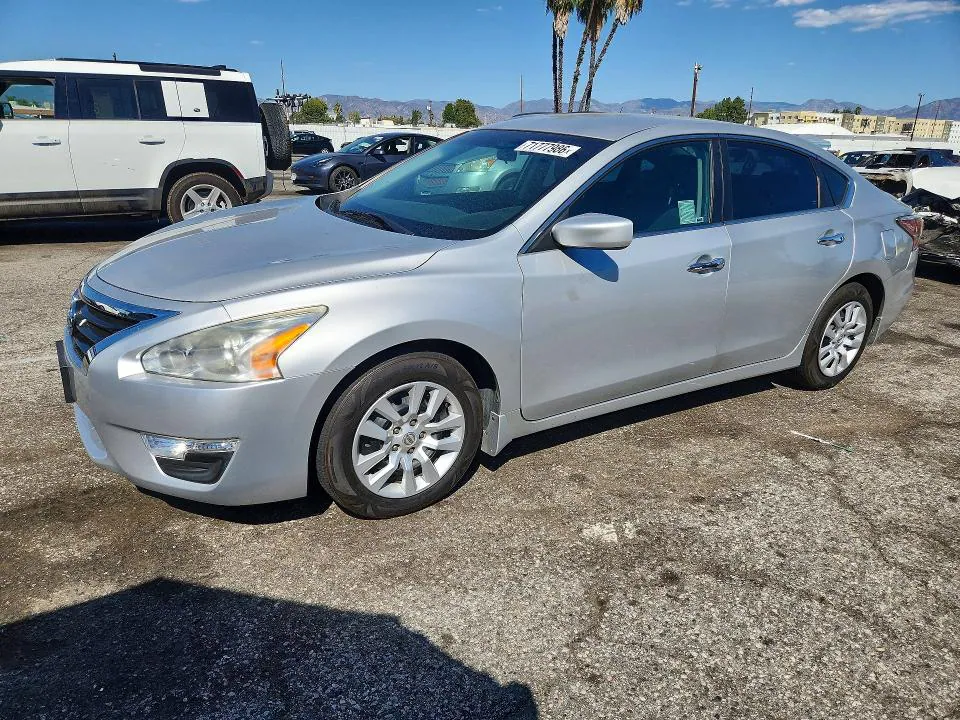 2015 Nissan Altima VIN 1N4AL3AP8FN363026 фото 1