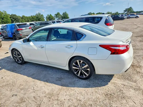 1N4AL3AP1GC141778 — 2016 Nissan Altima, фото 2 с аукциона Copart, Передняя часть