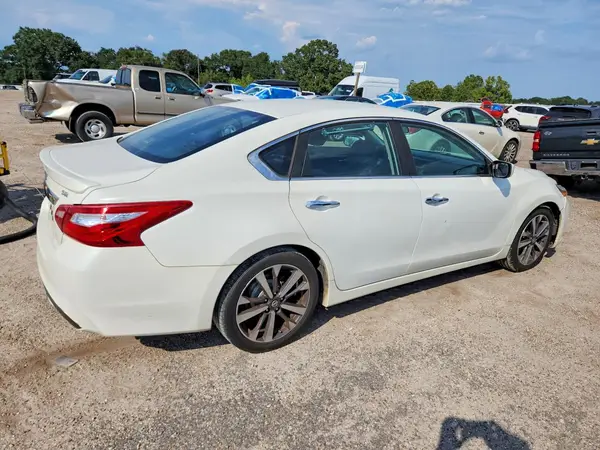 1N4AL3AP1GC141778 — 2016 Nissan Altima, фото 3 с аукциона Copart, Передняя часть